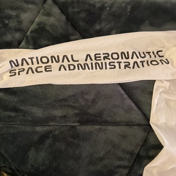 barely worn - Picture 3 of 3